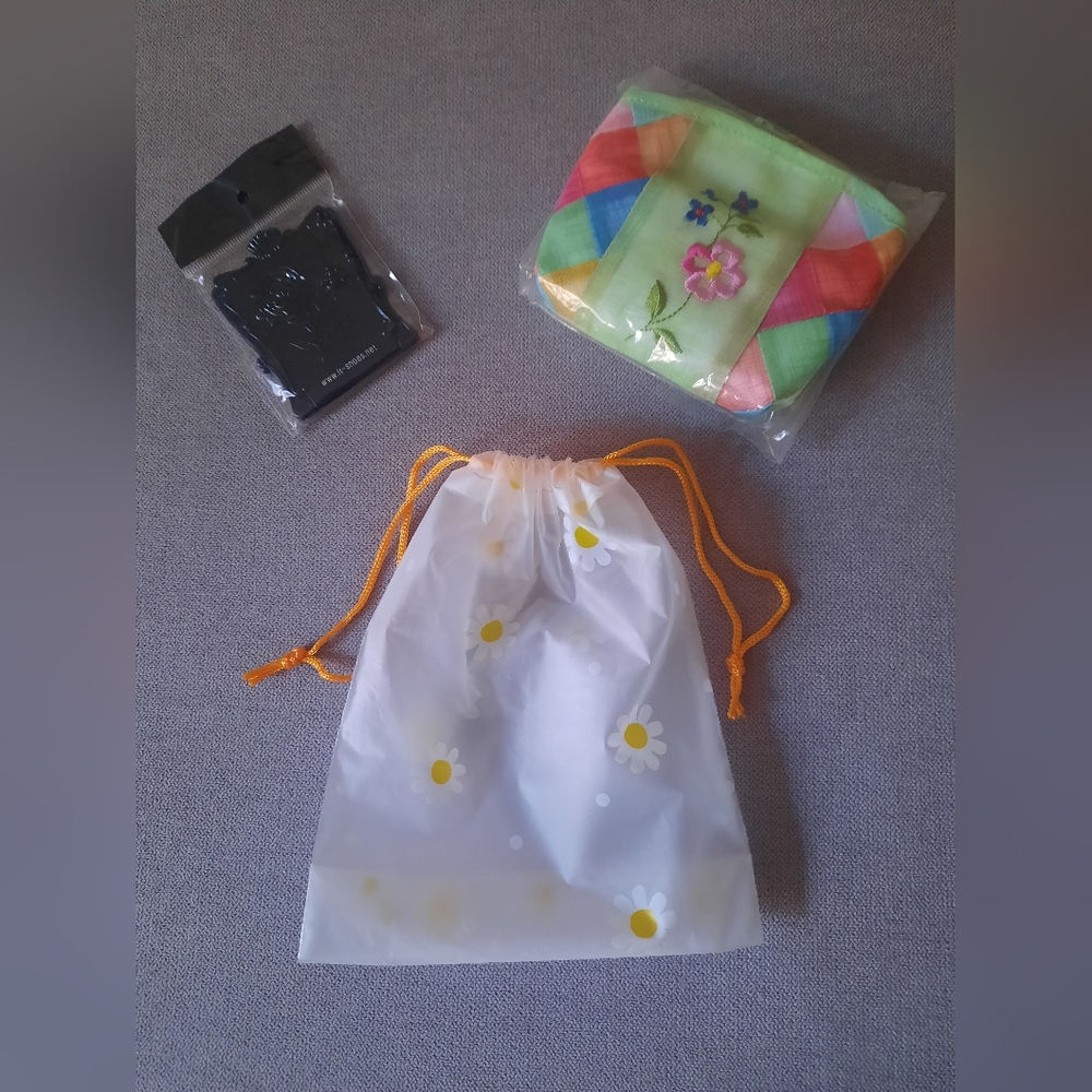 Chic White and Yellow Bag Accessory